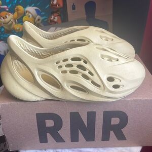 Addidas Yezzy foam runners